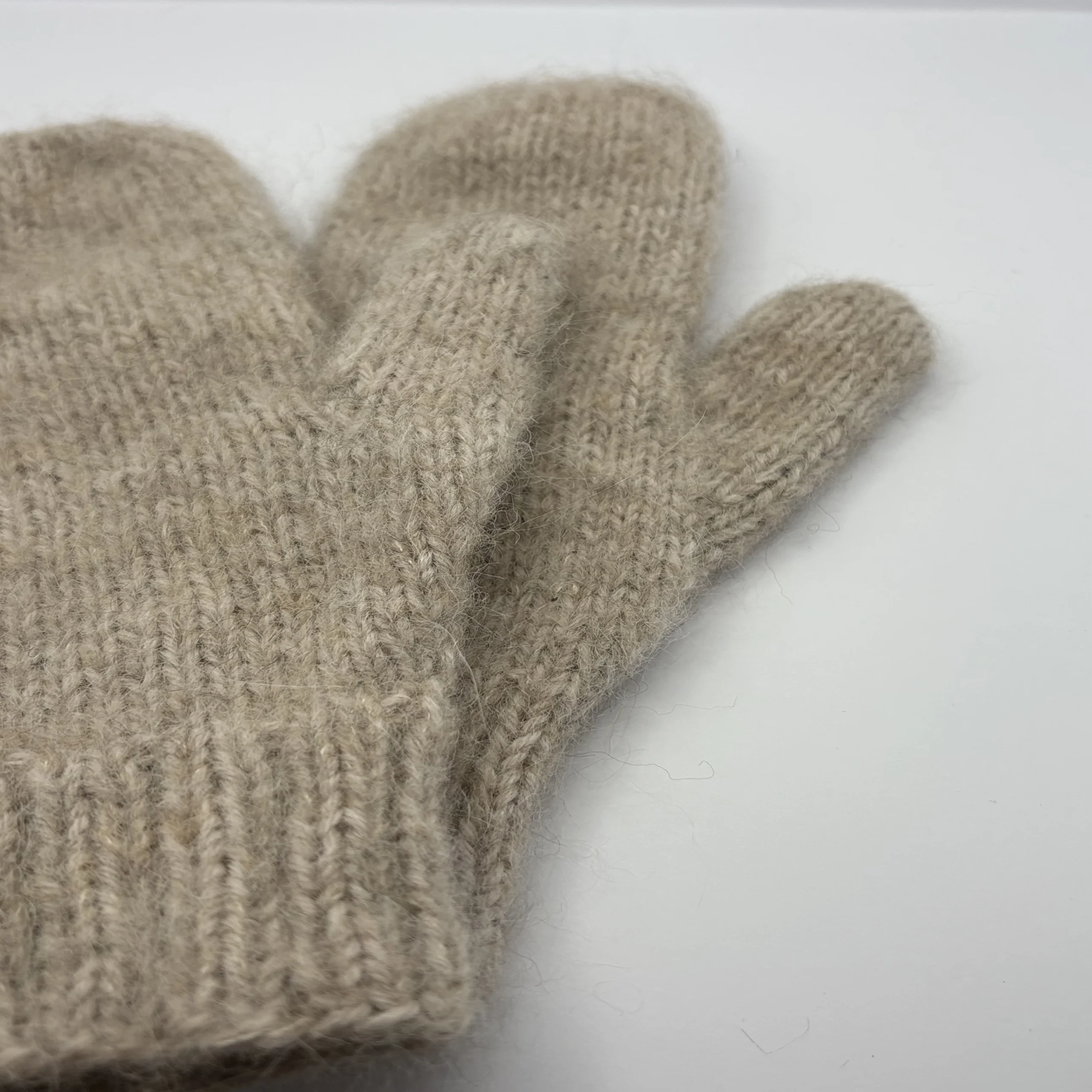 Beżowe rękawiczki - Zdjęcie 2